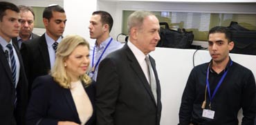 בנימין ושרה נתניהו / צילום: מוטי קמחי-ynet 